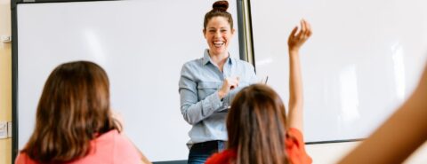 Onderwijsassistent vrije school staat voor de klas